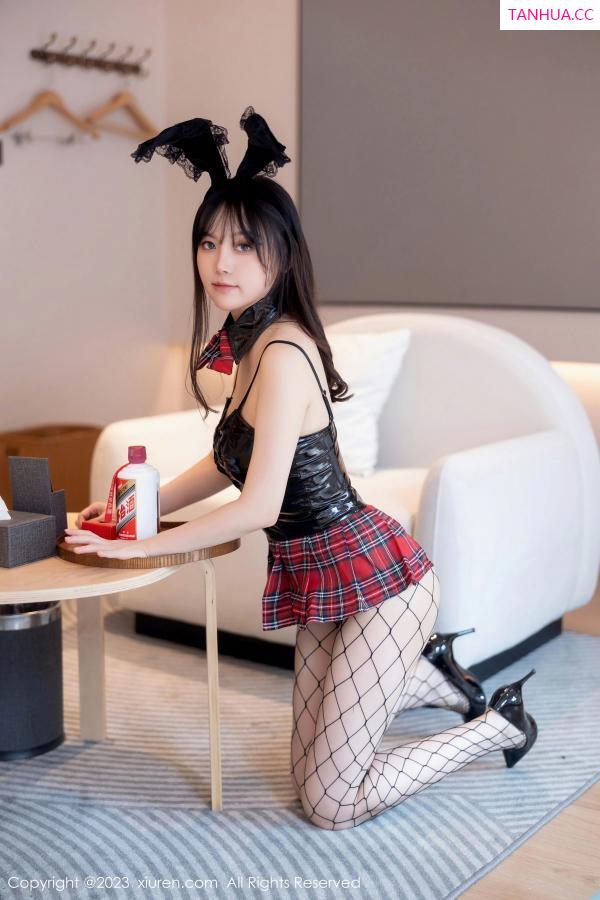 豆瓣酱  [XiuRen]高清写真图 2023.10.27 No.7575 豆瓣酱 丰腴美臀第8张图片